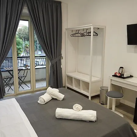 Regina فندق مبيت وإفطار 2*