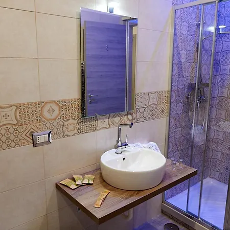 Regina 4*