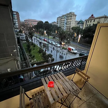 Regina Bed and Breakfast Νάπολη