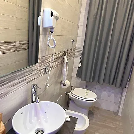 Regina 4*