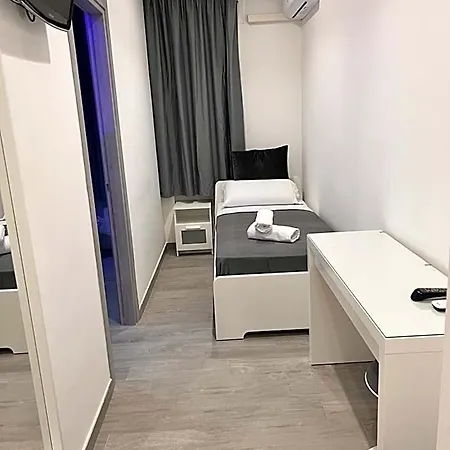 Regina 4* Nápoly